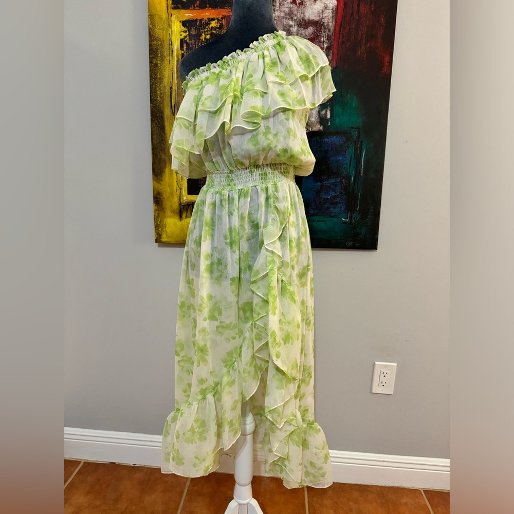 Dress - Picture 2 of 3